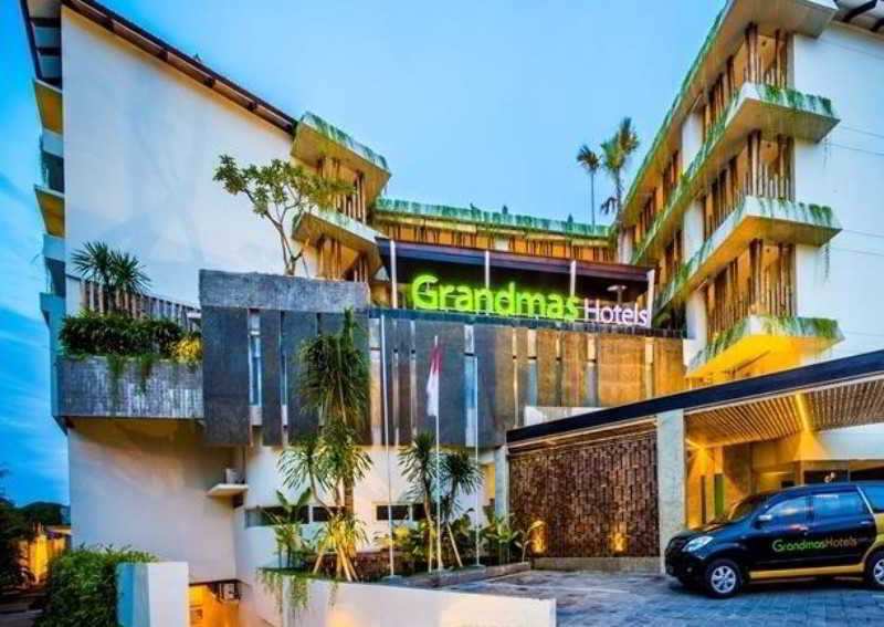Grandmas Plus Hotel Airport Kuta Lombok Eksteriør billede